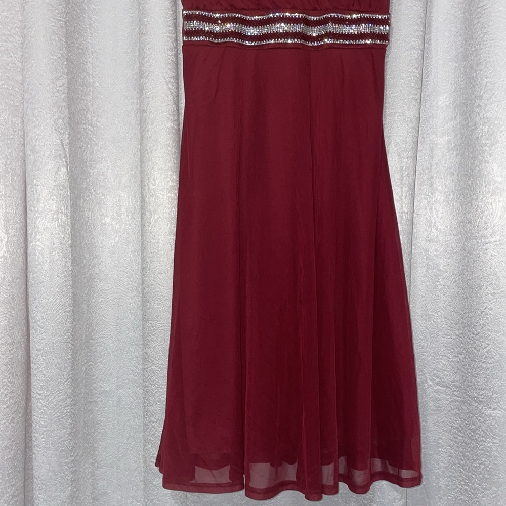 Maroon Cocktail Dress - Picture 3 of 6